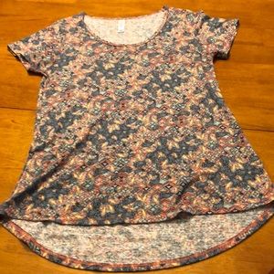 Like New Lularoe XS classic tee.